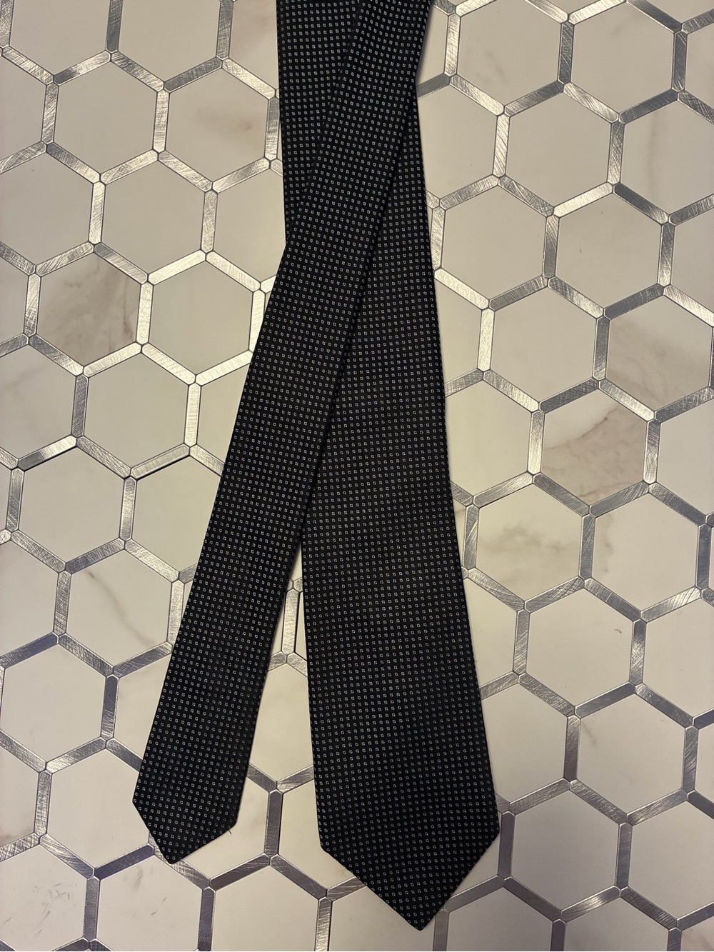 Michael Kors 100% Silk Tie Black Blue Geometric Made in USA 3.25”x60
